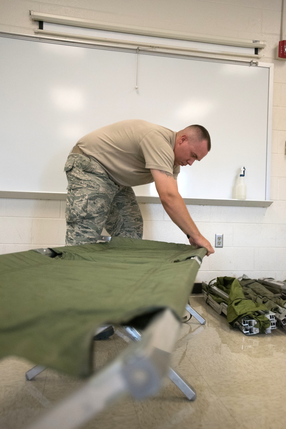 Kentucky Air Guard, U.S. Navy Reserves team with other services and Delta Regional Authority to offer health care at no cost in Western Kentucky