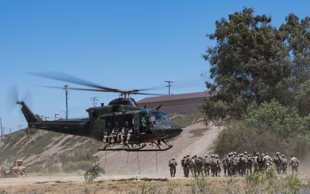 Chile, Canada conduct training at Camp Pendleton during RIMPAC 16