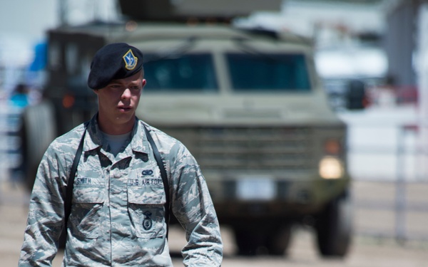 Warren participates in Military Monday