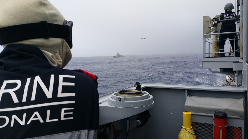 Prairial conducts replenishment during RIMPAC 2016