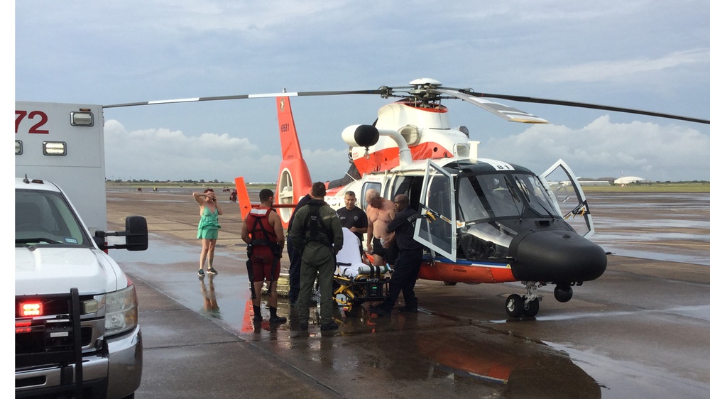 Coast Guard medevacs 2 from grounded boat off the Bolivar Penisula in Texas