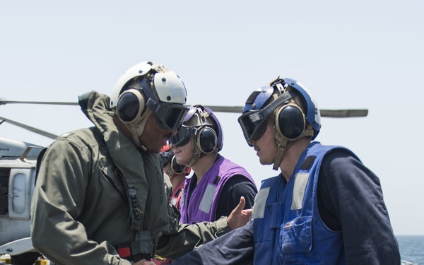 USS STOUT (DDG 55) REAR ADMIRAL WILSON VISIT