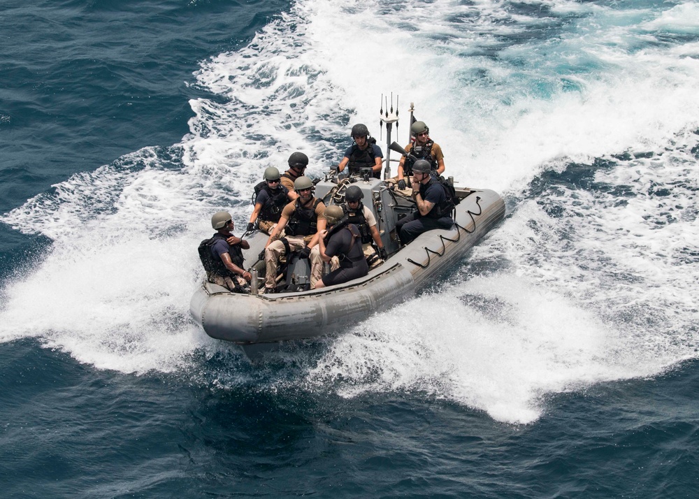 USS STOUT (DDG 55) VISIT, BOARD, SEARCH AND SEIZURE