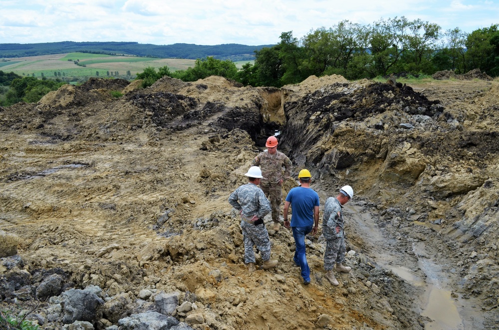 Romanian Land Forces Commander Works with Alabama, Tennesse Army National Guard in Romania