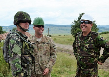 Romanian Land Forces Commander Works with Alabama, Tennesse Army National Guard in Romania
