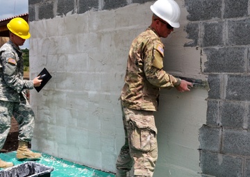 Romanian Land Forces Commander Works with Alabama, Tennesse Army National Guard in Romania
