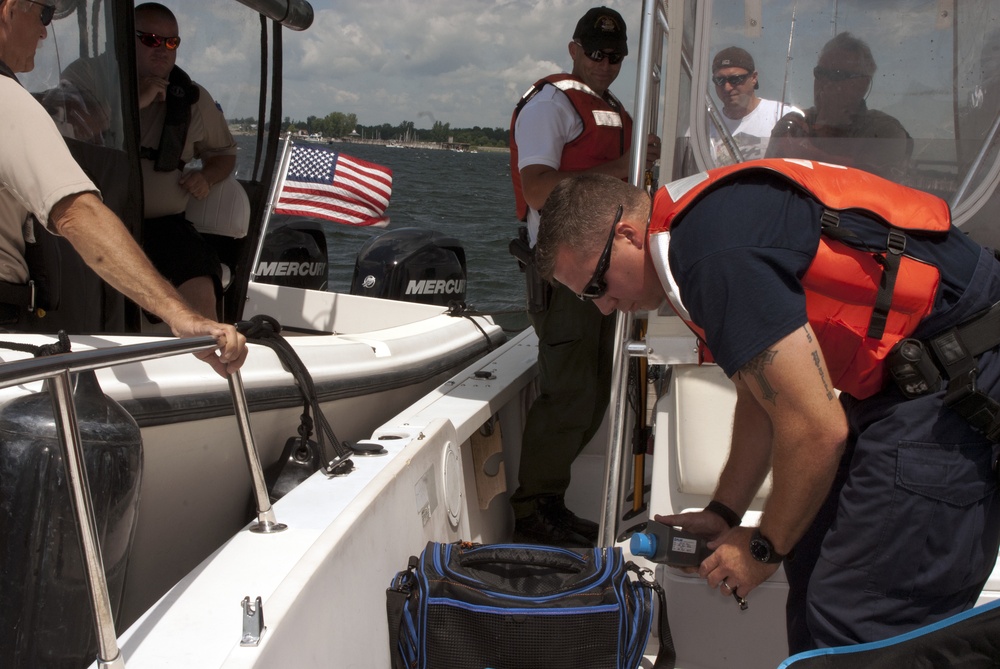 Background Work: NY National Guard Civil Support Team Floats Detection Skills in Maritime Homeland Security Exercise