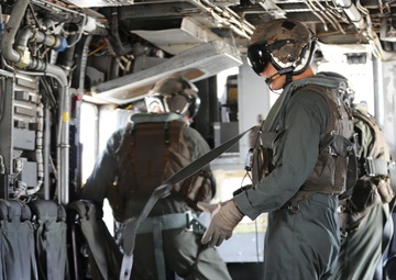 2nd MAW supports fast rope, rappel training