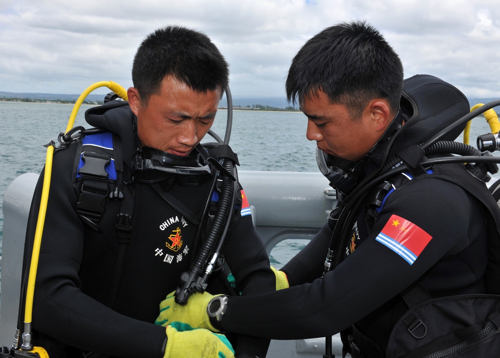 China, U.S. Divers train at RIMPAC 2016