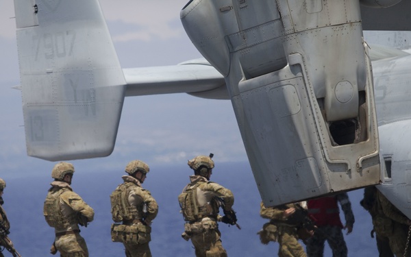 RIMPAC: OSPREY ON THE CANBERRA