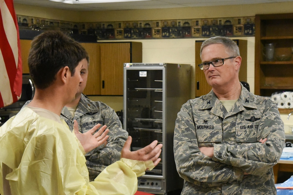 Kentucky Air National Guard, U.S. Navy Reserves team with other services and Delta Regional Authority to offer health care at no cost in Western Kentucky