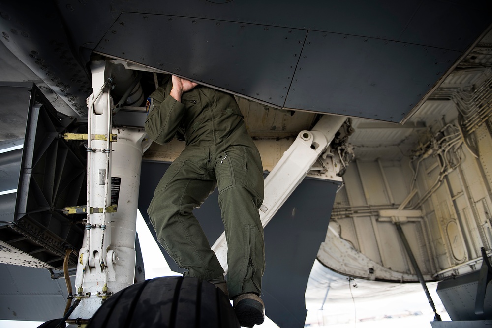 McConnell Airmen keep Red Flag fueled up