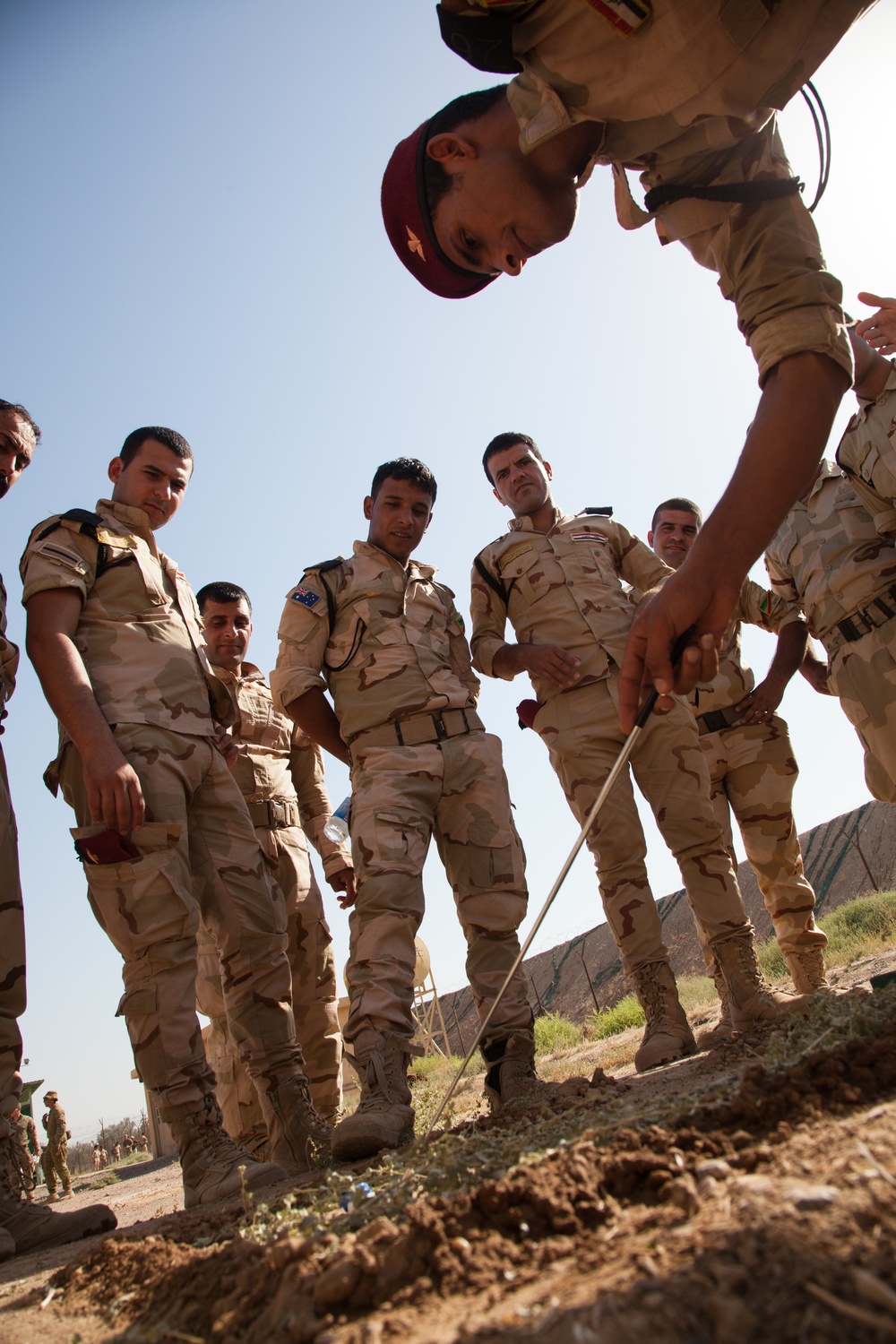 Iraqi soldiers conduct counter-IED training