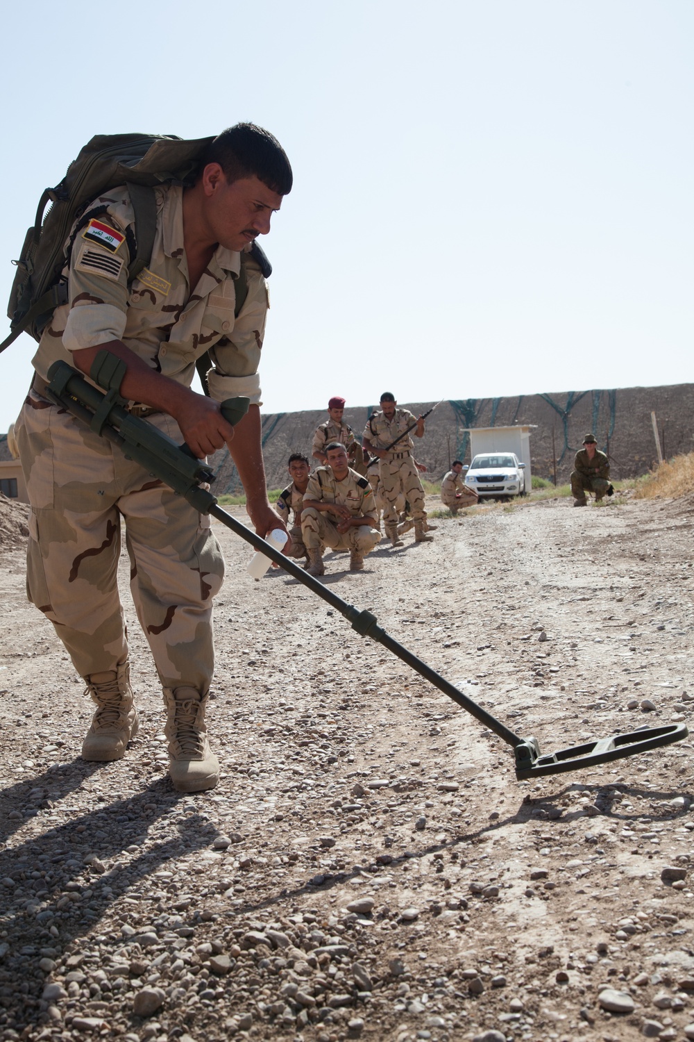 Iraqi soldiers conduct counter-IED training