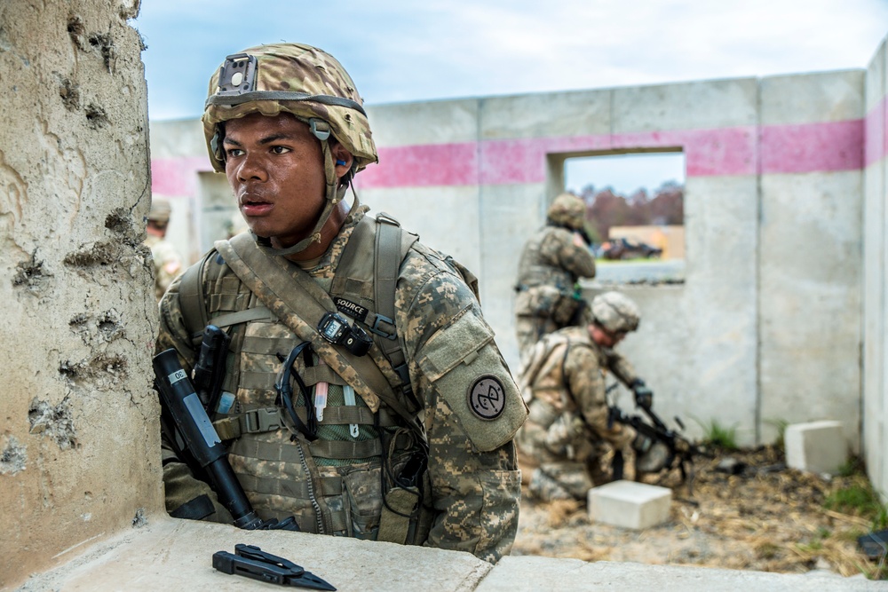 NY's &quot;Fighting 69&quot; conducts live fire at JRTC
