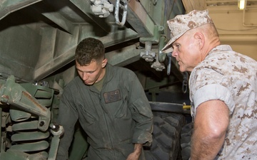 CMC Visits Camp Pendleton