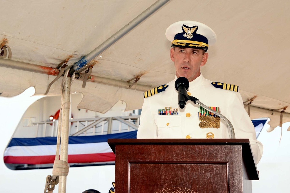 USCGC Morgenthau (WHEC 722) holds change of command ceremony