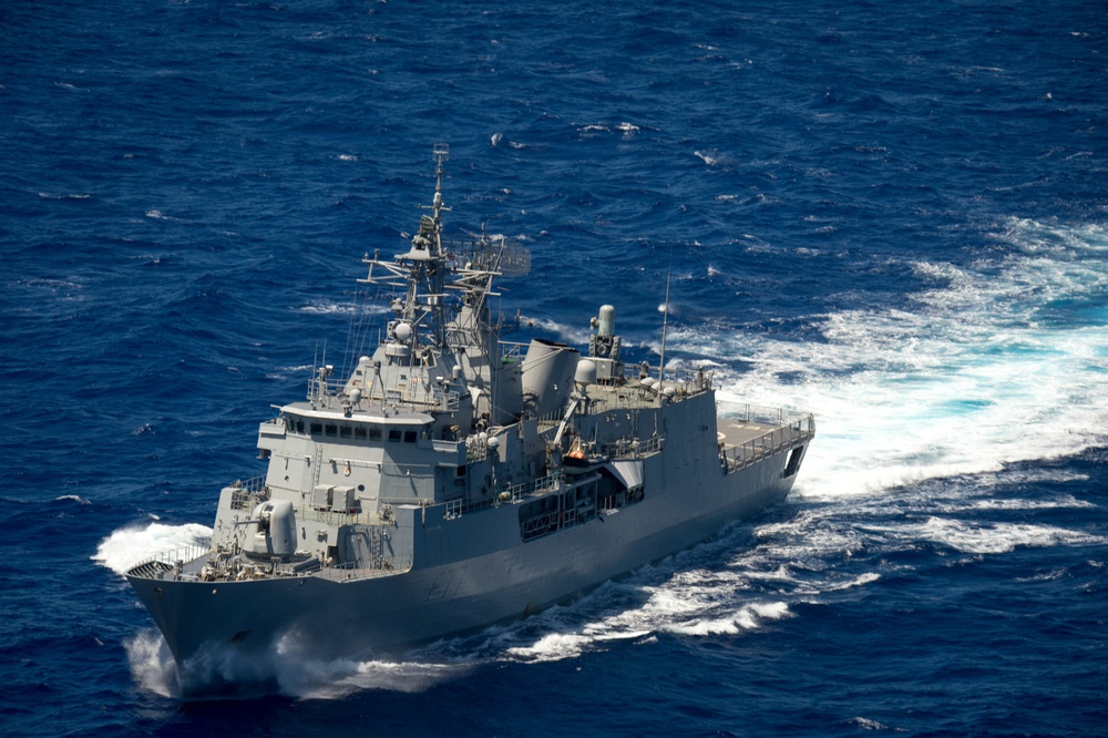 Forty Ships and Submarines Steam in Close Formation During RIMPAC - HMNZS Te Kaha (F77)