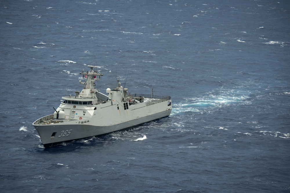 Forty Ships and Submarines Steam in Close Formation During RIMPAC - KRI Diponegoro (365)