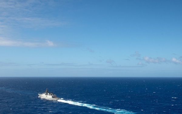 Forty Ships and Submarines Steam in Close Formation During RIMPAC - INS Satpura (F48) and ROKS Sejong the Great (DDG 991)