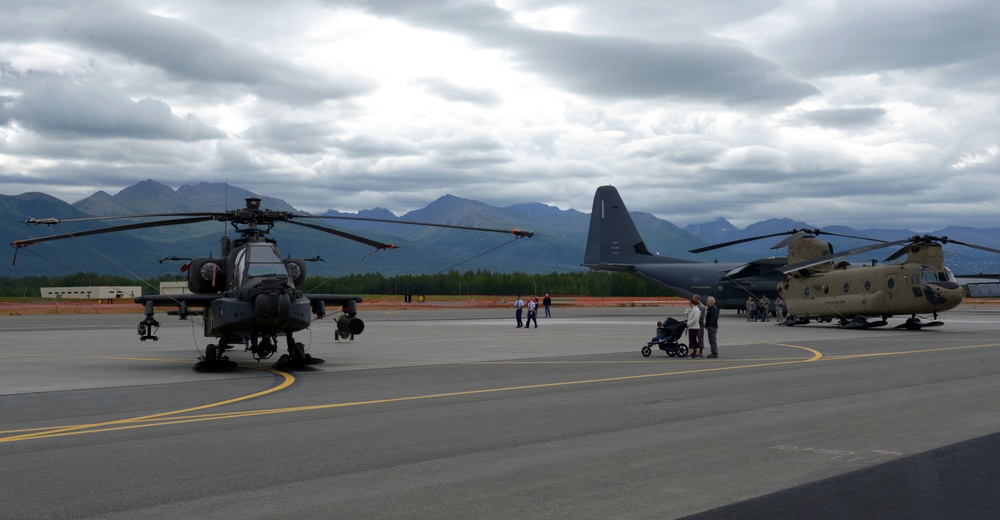 Arctic Thunder Open House