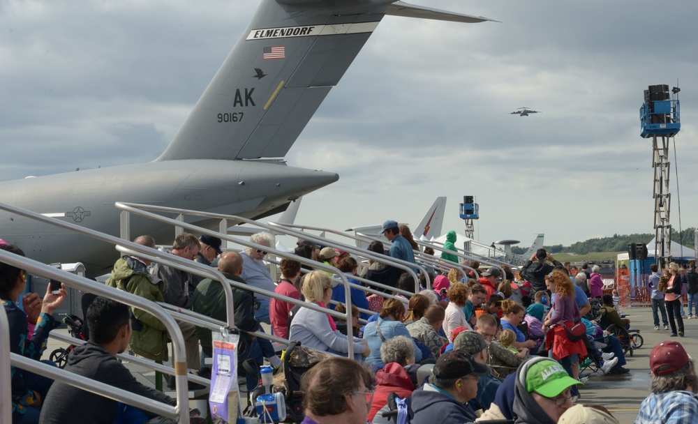 Arctic Thunder Open House