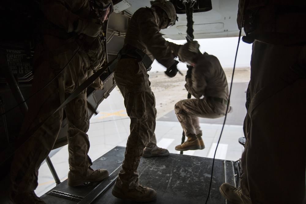SPMAGTF-CR-CC, 2/7, Conducts Fast Rope Training