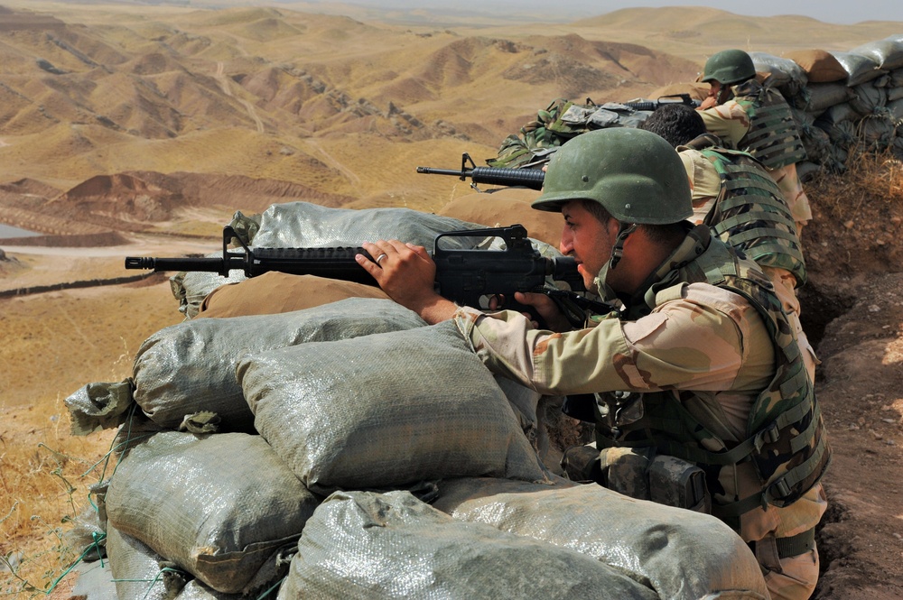 Peshmerga soldiers train at Menila Training Center