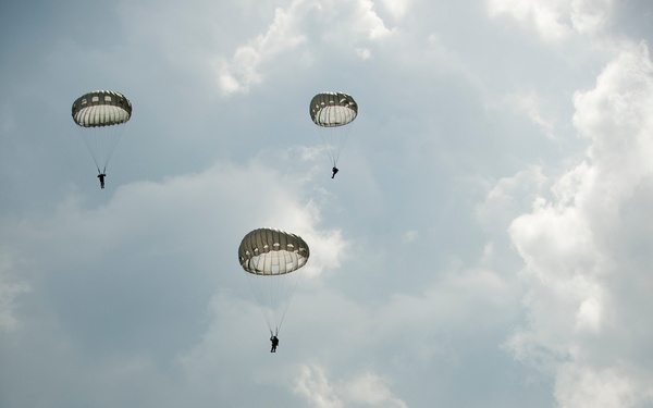 Slovak and US Armed Forces demonstrate joint operations