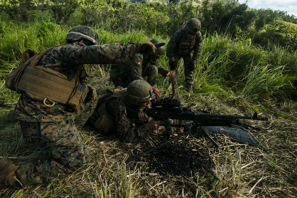 Task Force Koa Moana: Machinegun live-fire training with RFMF