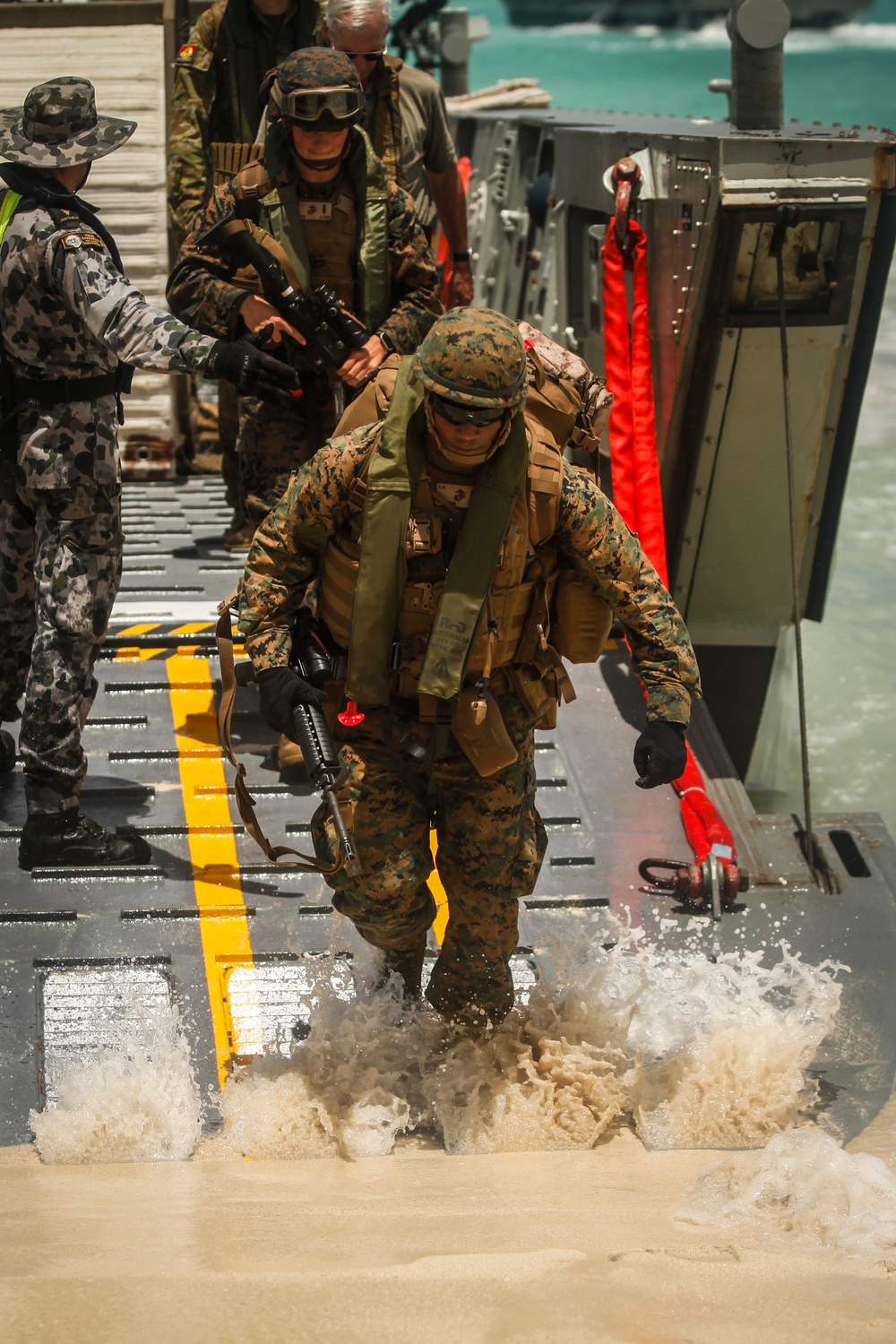 RIMPAC 16: Australian amphibious assault on Marine Corps Training Area Bellows
