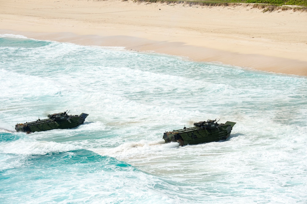 Amphibious Assault exercise at Marine Corps Base Hawaii during RIMPAC 2016