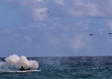 RIMPAC 16: Amphibious Assault on Marine Corps Base Hawaii