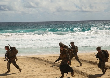 RIMPAC 16: Amphibious Assault on Marine Corps Base Hawaii