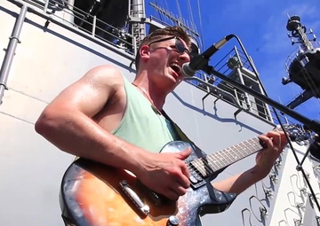 Marines, Sailors in volunteer band make waves at sea