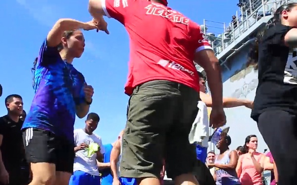 Marines, Sailors in volunteer band make waves at sea