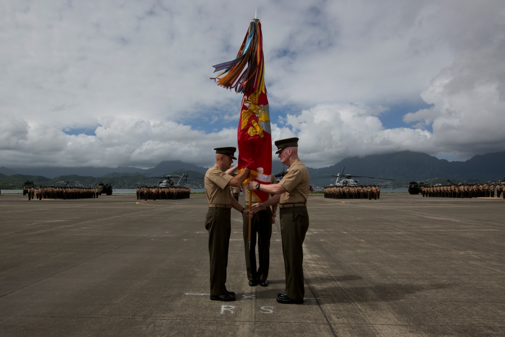 DVIDS - Images - MARFORPAC Change of Command [Image 4 of 7]