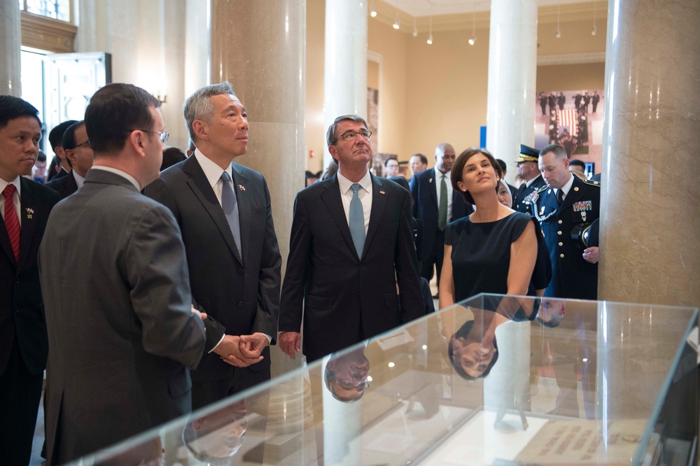 SD hosts Singapore PM at Arlington