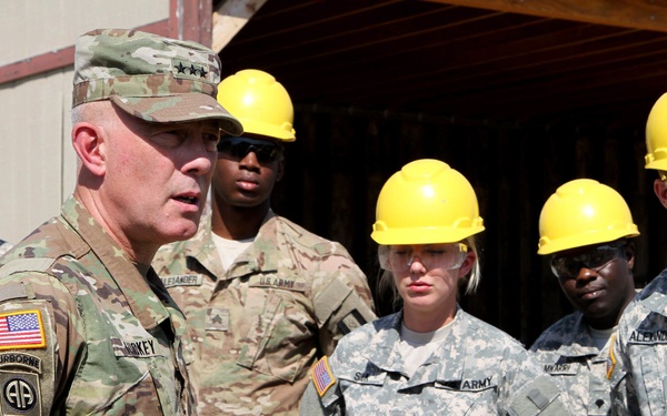 Lieutenant General Luckey visits TTC-Fort Dix