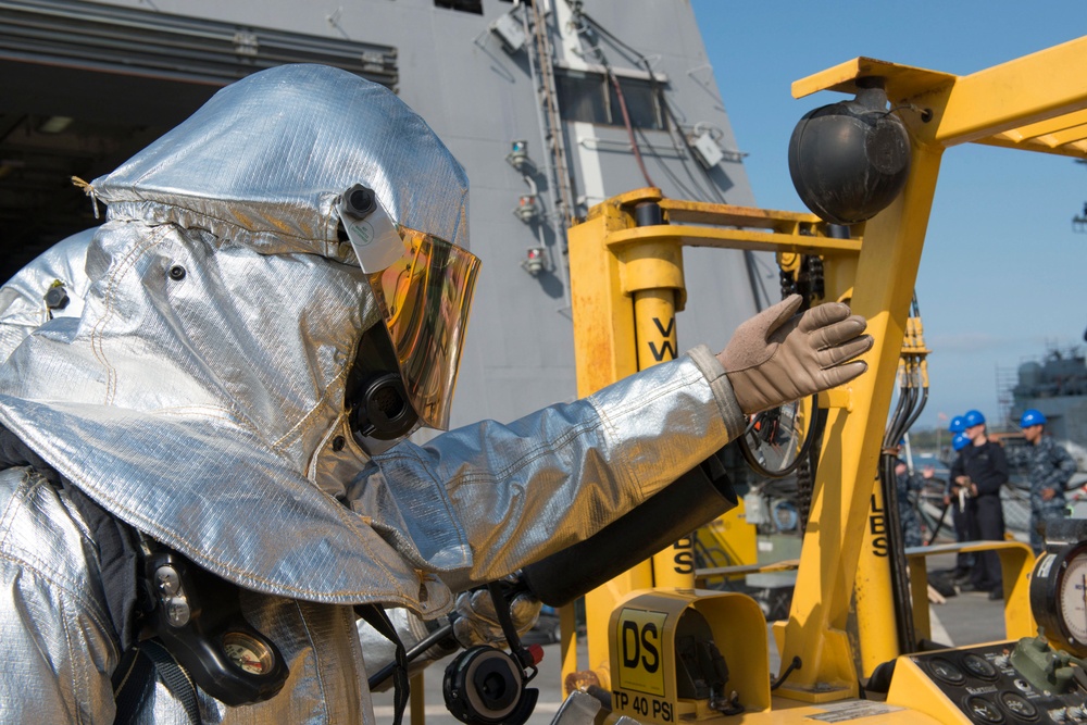 USS Anchorage Crash and Salvage Drill