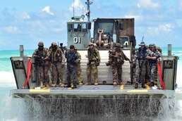 Amphibious Operations during RIMPAC 2016
