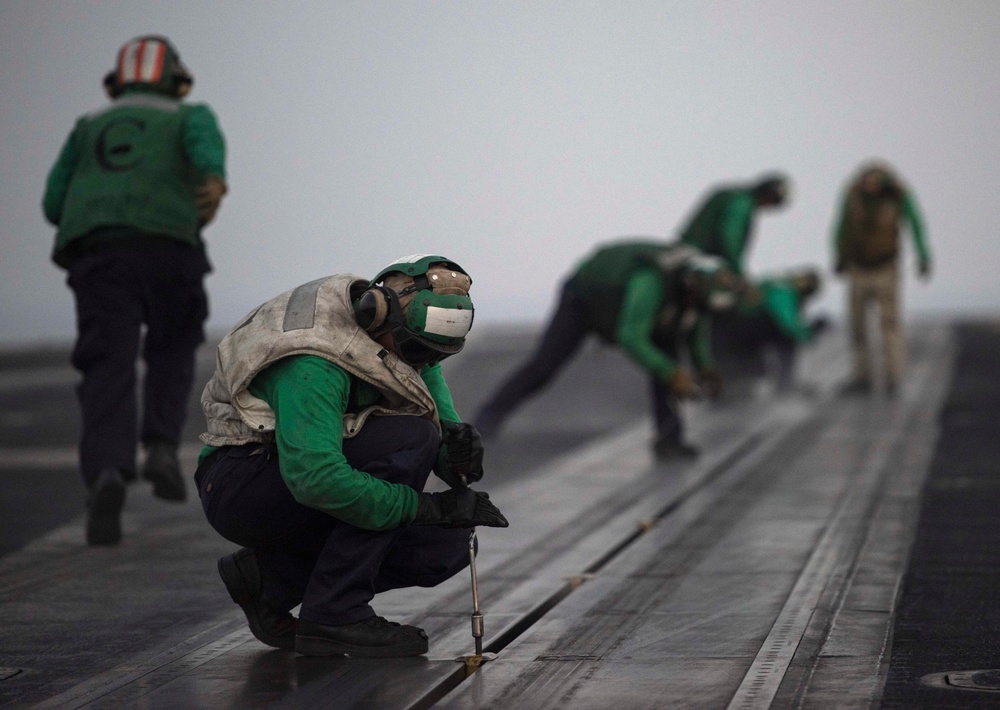 USS Dwight D. Eisenhower (CVN 69) Deployment