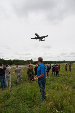 Estonian community watches 8 A-10s complete highway landing