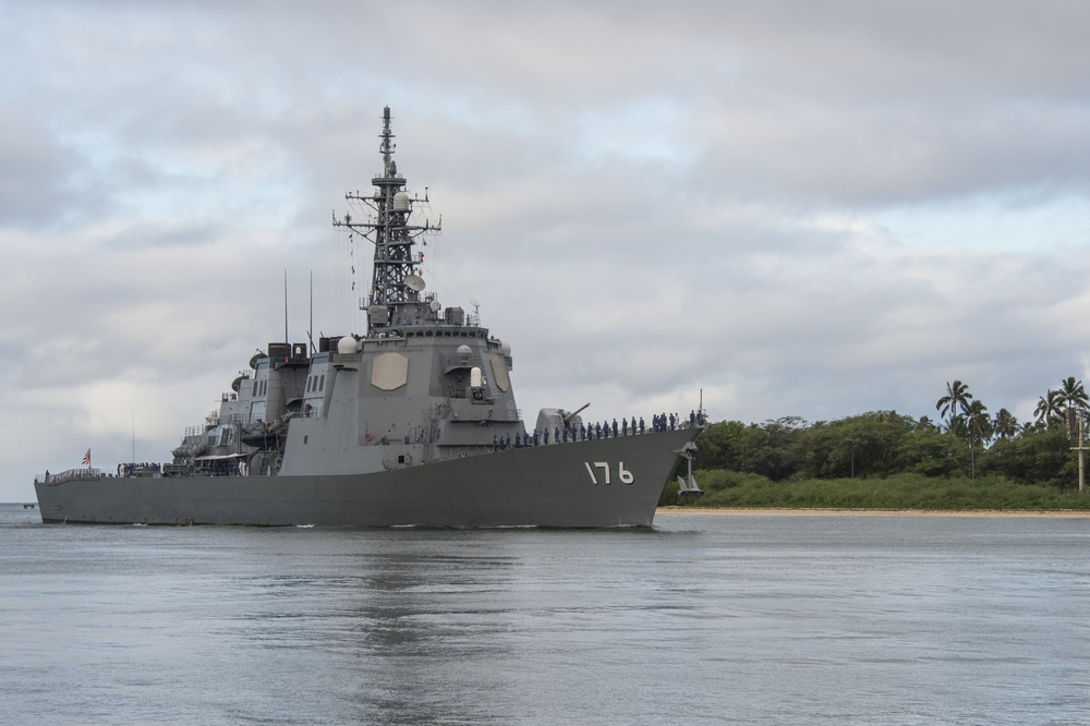 JS Chokai (DDG 176) arrives at Joint Base Pearl Harbor-Hickam during RIMPAC 2016