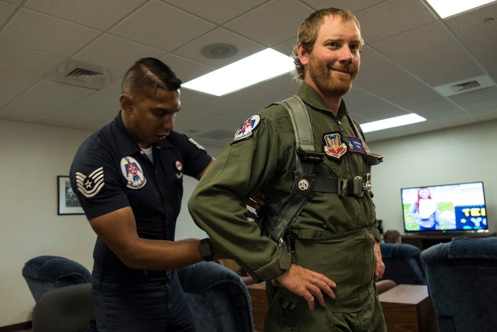 Local musician Chancey Williams experiences Thunderbirds flight