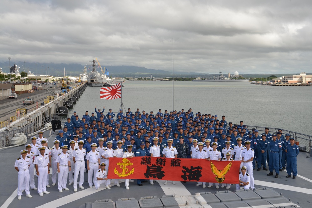 JS Chokai (DDG 176) Group Photo During RIMPAC 2016