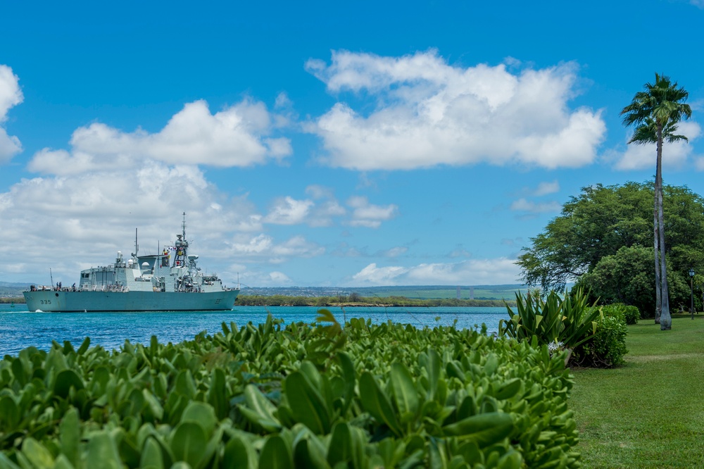 Royal Canadian Navy Halifax-Class Frigate HMCS Calgary (FF 335) Arrives at Joint Base Pearl Harbor-Hickam During RIMPAC 16