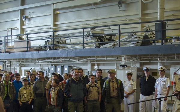 USS Somerset (LPD 25) Arrives At Seattle Seafair Fleet Week