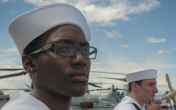 USS Somerset (LPD 25) Arrives At Seattle Seafair Fleet Week