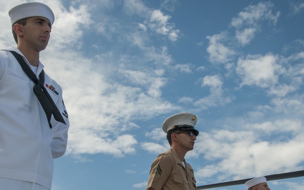 USS Somerset (LPD 25) Arrives At Seattle Seafair Fleet Week